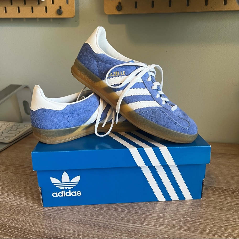 Adidas Gazelle Blue Fusion Like New - size 5.5